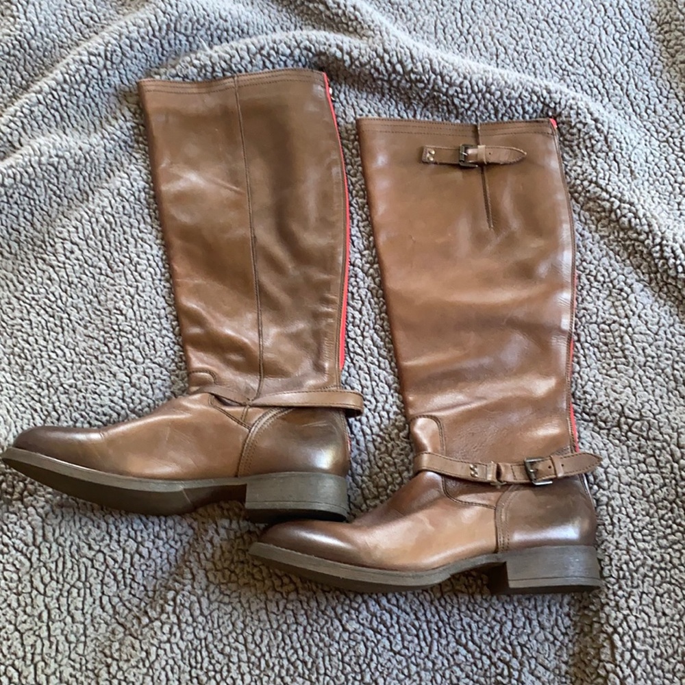 Like new Steve Madden Leather Ridding Boots  Size 9